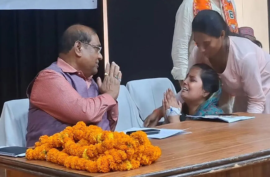 अंबेडकरनगर में राज्यसभा सदस्य बृजलाल से भाजपा महिला मोर्चा जिलाध्यक्ष ने मांगा इंसाफ