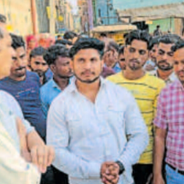 अलीगढ़: बरसात से पहले तैयारी: नगर आयुक्त ने…