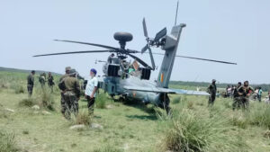 सहारनपुर: भारतीय वायुसेना के हेलीकॉप्टर की खेत में&hellip;