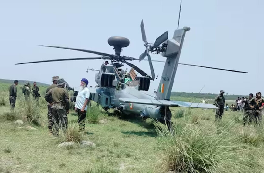 सहारनपुर: भारतीय वायुसेना के हेलीकॉप्टर की खेत में हुई इमरजेंसी लैंडिंग
