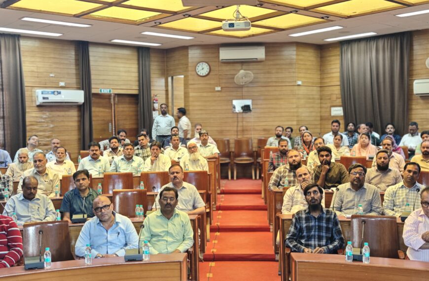 अलीगढ़: अमुवि में राजभाषा हिंदी पर कार्यशाला का आयोजन, कर्मियों को दिया प्रशिक्षण