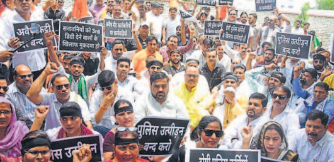अलीगढ़: हरदुआगंज में मीट कारोबारी…