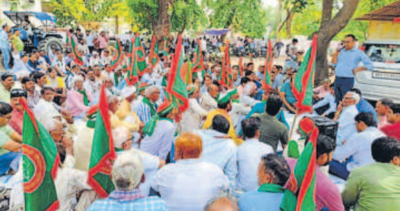 अलीगढ़: बिजली निजीकरण के विरोध…