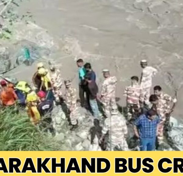उत्तराखंड: रुद्रप्रयाग :टेंपो ट्रैवलर अलकनंदा नदी में गिरा,11…