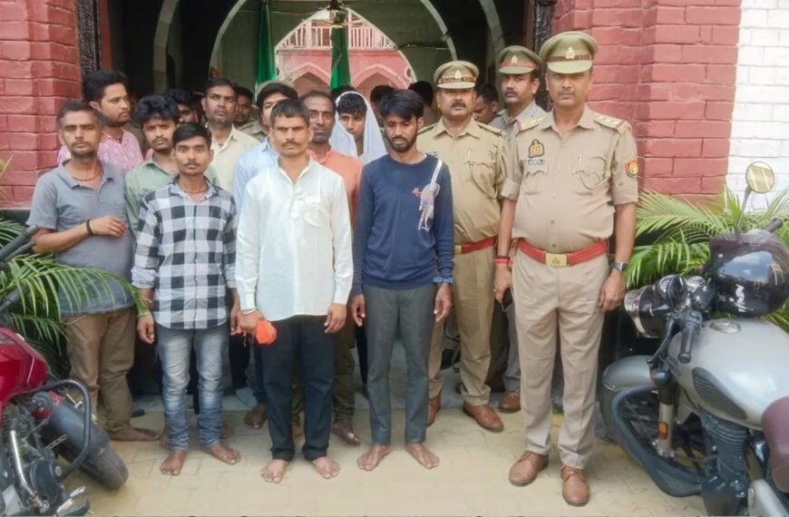 श्रीकाशी विश्वनाथ मंदिर में फर्जी पंडों पर पुलिस की सख्ती, 11 ठग गिरफ्तार