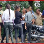 बलिया में जींस-टी-शर्ट पहनकर भीख मांगती पकड़ी गईं गुजरात की 4 लड़कियां, महिला थाने में पूछताछ जारी