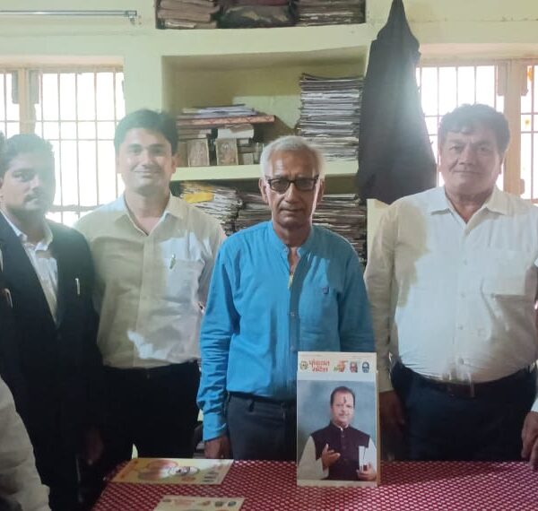 सुबोध कांत सहाय का जन्मदिन दीवानी परिसर अलीगढ़…