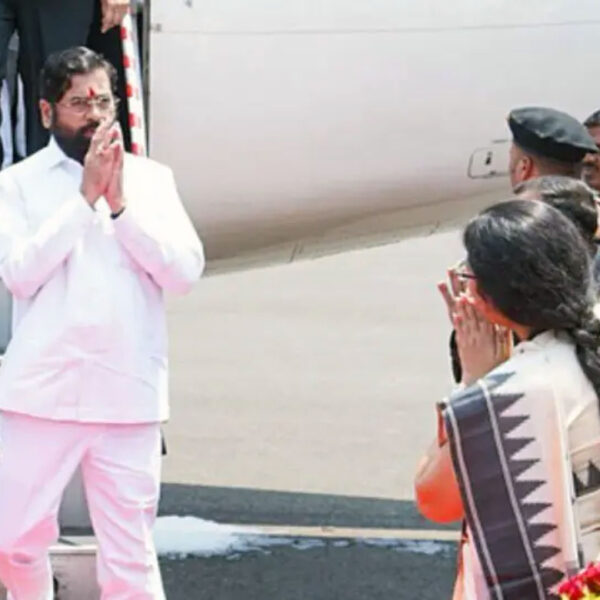 एकनाथ शिंदे के पायलट ने विमान उड़ाने से&hellip;