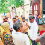 अलीगढ़: कुंवर नगर में अव्यवस्थाओं से नाराज़गी, पार्षद का घर घेरा