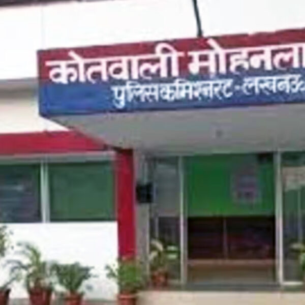 थाने का गेट बनवाया, अब उसी थाने में&hellip;