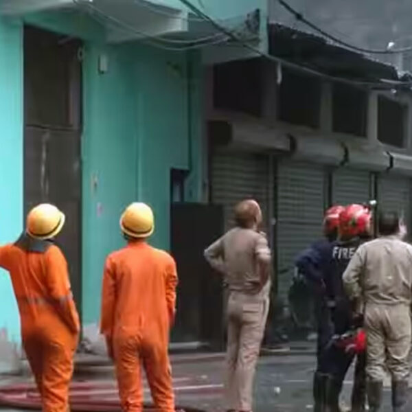 दिल्ली: रिठाला में बहुमंजिला फैक्ट्री में भीषण आग,&hellip;