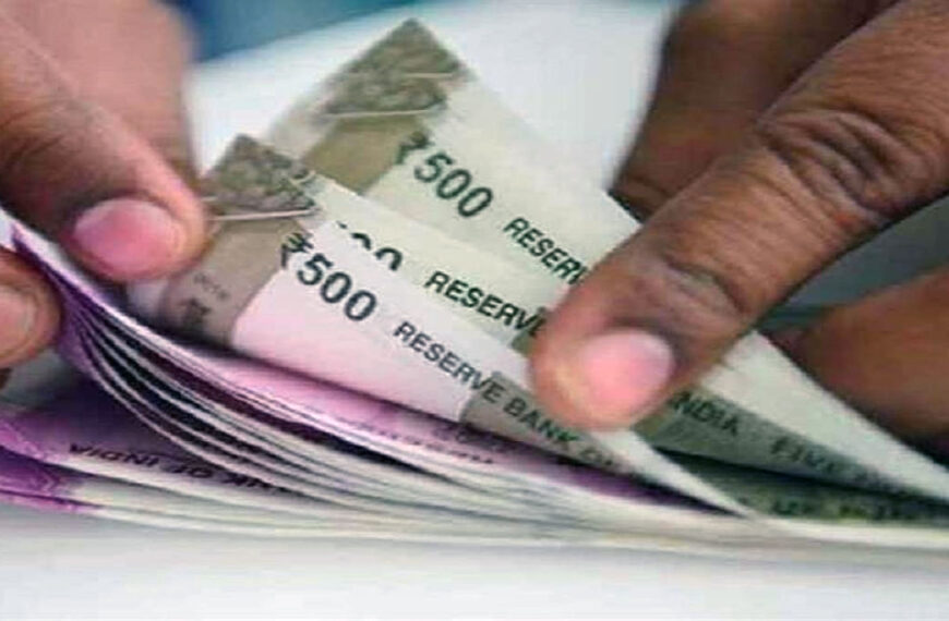 नोएडा: देर से आने वालों…