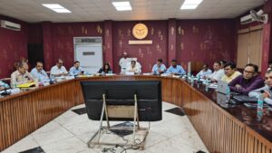 अलीगढ़ : विकास कार्यों की धीमी गति पर&hellip;