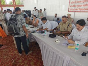 समाधान दिवस: डीएम संजीव रंजन ने दिए निर्देश,…