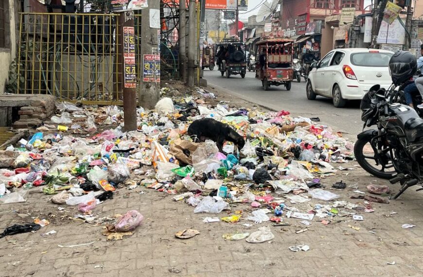 वार्ता के बाद खत्म हुई सफाई कर्मचारियों की हड़ताल, आज से काम पर लौटेंगे कर्मचारी