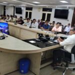 अलीगढ़: उर्वरकों की आपूर्ति और कीमतों पर डीएम सख्त