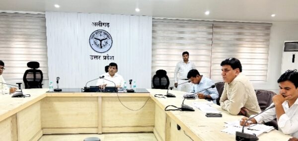 अलीगढ़: PM आवास व नगरीय विकास योजनाओं की&hellip;