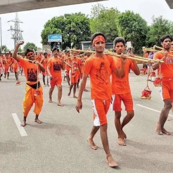 अलीगढ़: कांवड़ चोरी होने पर रोया कांवड़िया, पुलिस&hellip;