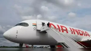 लखनऊ से हैदराबाद जा रही फ्लाइट में तकनीकी…