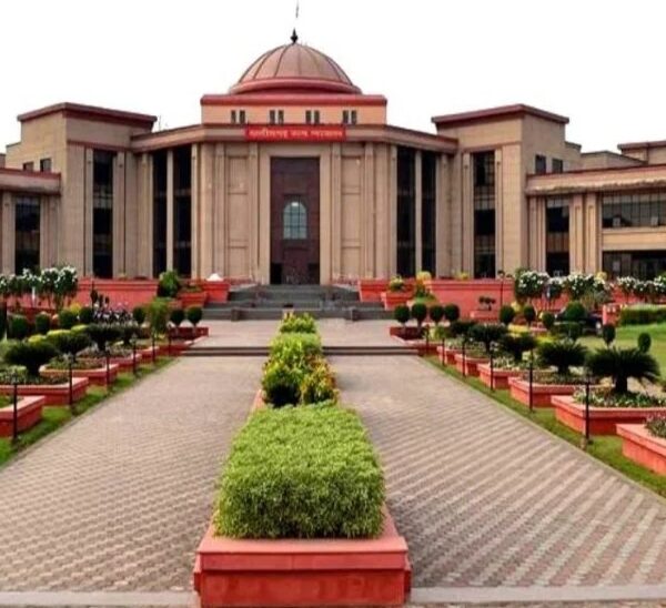 छत्तीसगढ़ हाईकोर्ट: नाबालिग को “आई लव यू” कहना&hellip;
