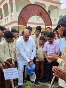विधायक जयवीर सिंह ने अटल आवासीय विद्यालय में…