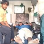 ओवरलोड मैक्स पलटी: 28 मजदूर घायल, 10 गंभीर हालत में जेएन मेडिकल रेफर