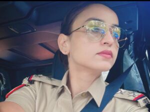 दिल्ली: महिला S.I. 20 लाख की रिश्वत लेते…