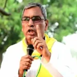 कार्यकर्ता पीला गमछा डालकर अधिकारियों से मिलने जाता है,तब मुझे सामने है पाता