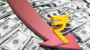 डॉलर के मुकाबले रुपया कमजोर, तेल की कीमतों…