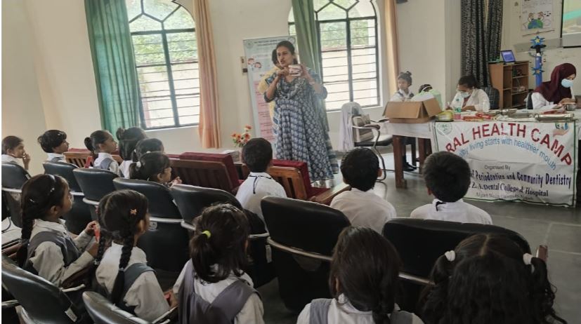 अलीगढ़: राष्ट्रीय मुख स्वच्छता दिवस पर एएमयू डेंटल कालिज द्वारा हेल्थ कैंप आयोजित