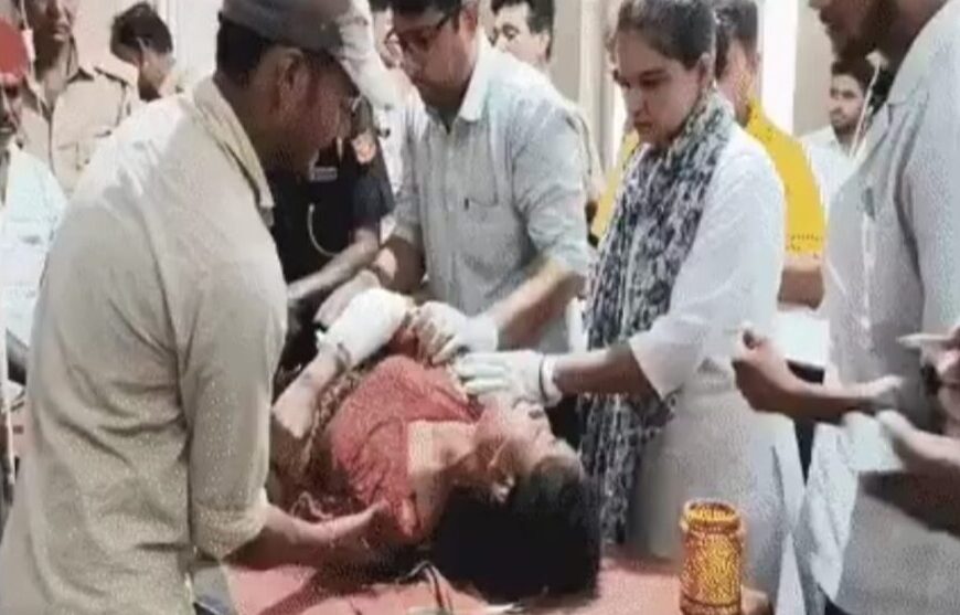 मैनपुरी: मंदिर में पूजा कर रही छात्रा पर एकतरफा प्रेमी का जानलेवा हमला, हालत गंभीर