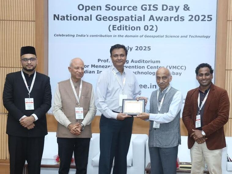 एएमयू के प्रो. शाहब फजल IIT बॉम्बे द्वारा ‘नेशनल जियोस्पेशियल फैकल्टी फैलो अवार्ड’ से सम्मानित