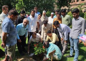 एएमयू के एसएस हॉल में वृक्षारोपण अभियान का&hellip;