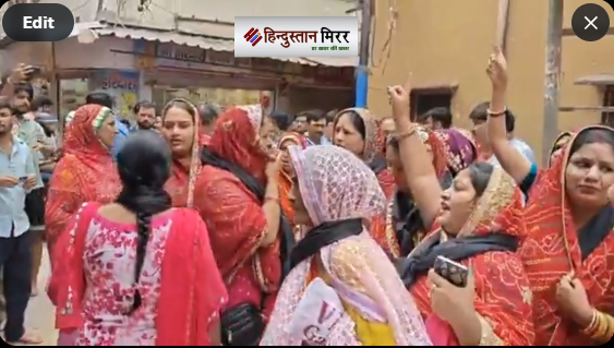 बांके बिहारी कॉरिडोर विवाद: ऊर्जा मंत्री एके शर्मा को मंदिर में दर्शन से रोका गया