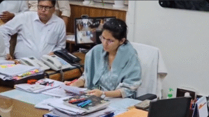 मुरादाबाद: बिजली मंत्री की सभा में गुल हुई&hellip;