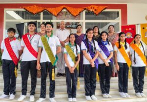 अलीगढ़: रेडियंट स्टार्स इंग्लिश स्कूल में छात्र परिषद…