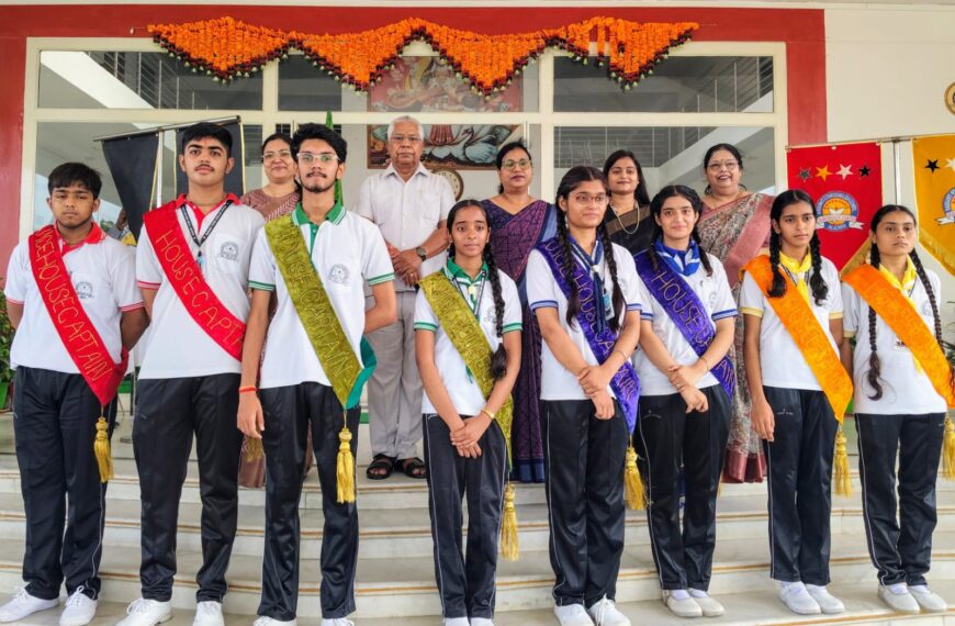 अलीगढ़: रेडियंट स्टार्स इंग्लिश स्कूल में छात्र परिषद गठन समारोह का भव्य आयोजन