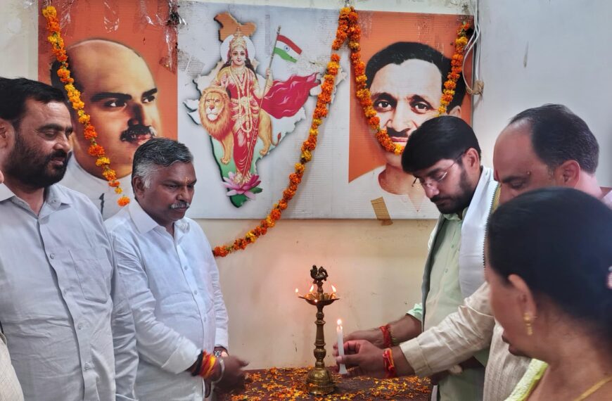 अलीगढ़: कारगिल विजय दिवस पर भाजपा ने वीर सैनिकों का किया सम्मान, गोष्ठी का आयोजन