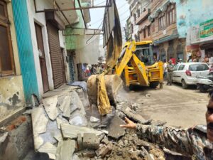 अलीगढ़: जंगलगड़ी में गरजा महाबली, अतिक्रमण पर नगर…