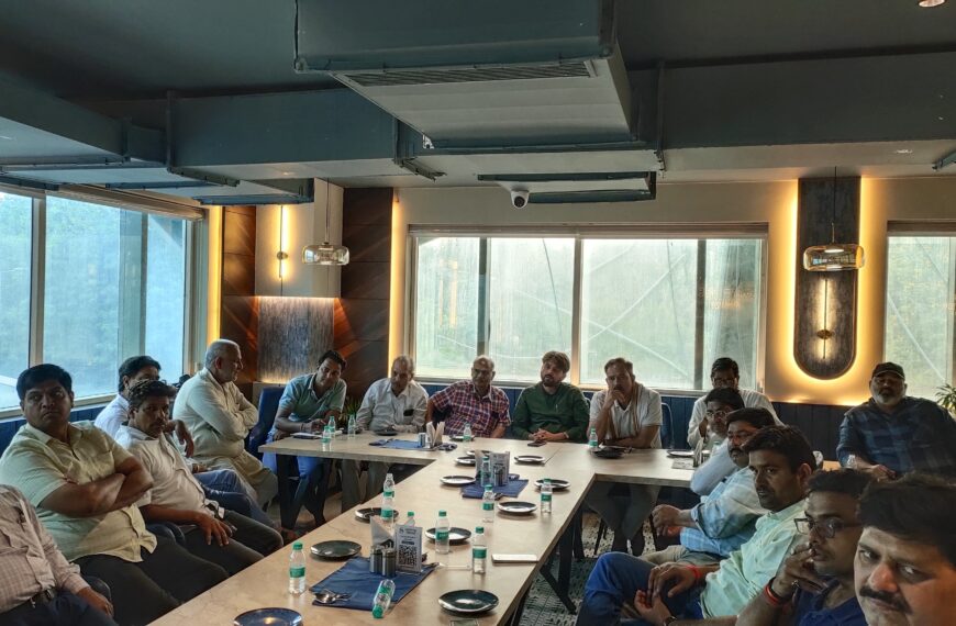 अलीगढ़: ठेकेदारों ने नई नियमावली के विरोध में आगामी निविदाओं का किया बहिष्कार