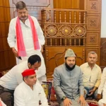 नई दिल्ली: अखिलेश यादव की मीटिंग से मस्जिद हुईं अपवित्र ! इमाम को हटाने की मांग