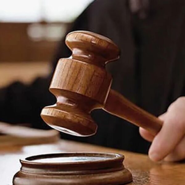 अलीगढ़: दहेज हत्या के मामले में मां बेटे…