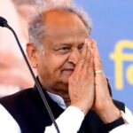 अशोक गहलोत का तंज: “अगर यमुना का पानी नीम का थाना ले आए CM, तो मैं खुद माला पहनाऊंगा”