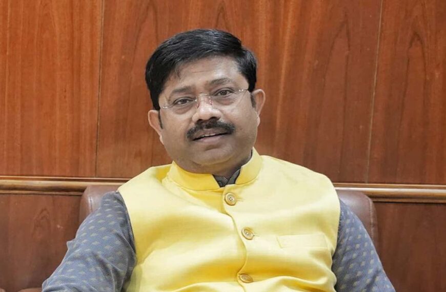 लखनऊ: मंत्री नंद गोपाल नंदी का दूसरा लेटर बम, अफसरशाही पर साधा निशाना