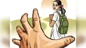 छात्रा से छेड़छाड़ और वीडियो वायरल का आरोपी…