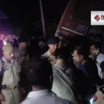 अलीगढ़-कासगंज मार्ग पर बस और ट्रोले की टक्कर, एक की मौत, कई घायल