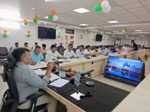 अलीगढ़ डीएम का बैंकर्स को अल्टीमेटम: सीएम युवा&hellip;