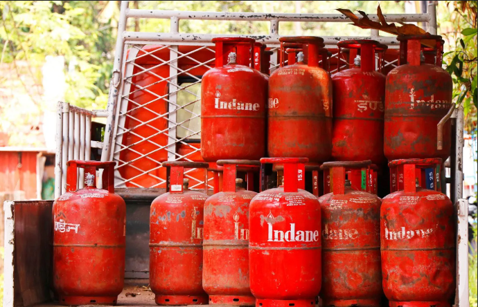 LPG सिलेंडर के नए दाम, 1 अगस्त से गैस सस्ती