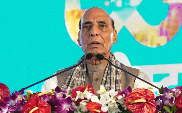 राजनाथ सिंह का ट्रंप पर वार, बोले –…