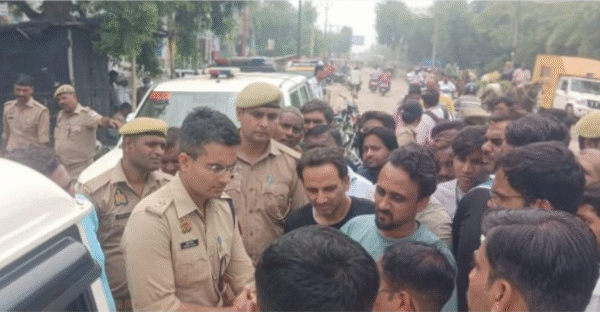 अलीगढ़: मथुरा रोड जाम व हंगामा करने पर,…